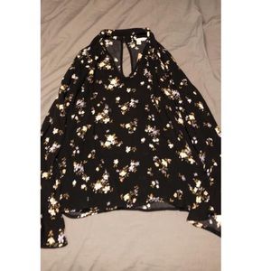 American Eagle Cold Shoulder Top